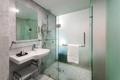 The Nest - Spacious Studio On Newcastle St With Roof Terrace - Accommodation Whitsundays 2