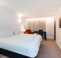 The Nest - Spacious Studio on Newcastle St with Roof Terrace - Accommodation Whitsundays