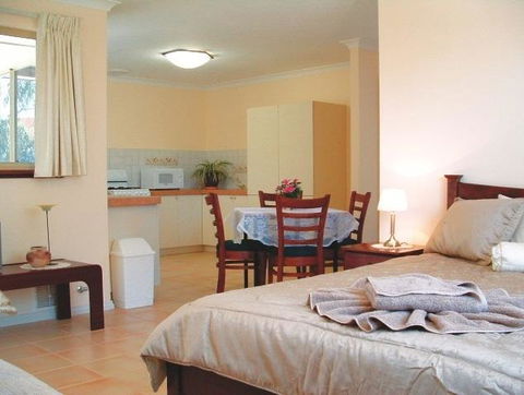 The Nosh & Nod - Avon Terrace - Accommodation Whitsundays 1