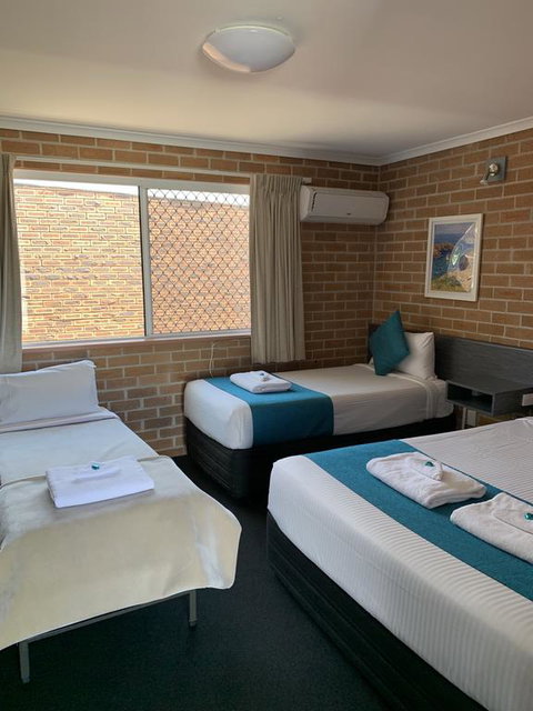 The Oaks Hotel Motel - Accommodation Whitsundays 3