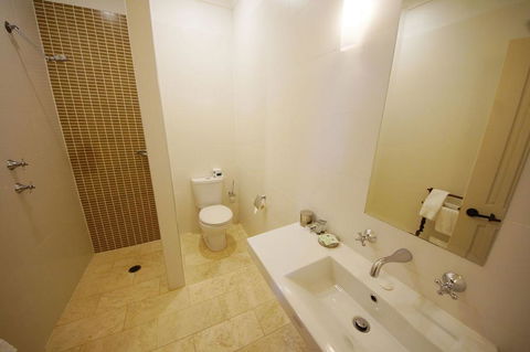 The Playhouse Hotel - Accommodation Whitsundays 1