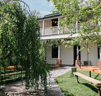 The Robin Hood Inn - Accommodation Whitsundays