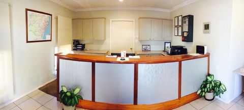 The Saltbush Motor Inn - Accommodation Whitsundays 1