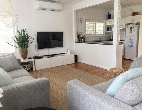 The Seaside Beachhouse Mollymook - Accommodation Whitsundays 2