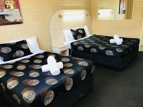 The Shamrock Hotel - Accommodation Whitsundays 1