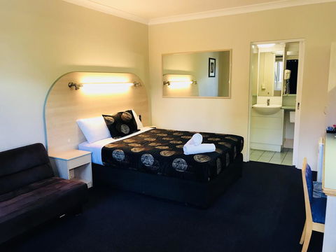 The Shamrock Hotel - Accommodation Whitsundays 2