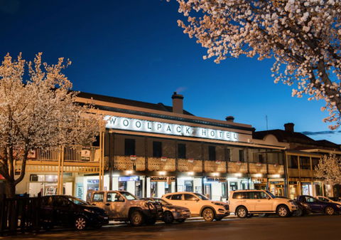 The Woolpack Hotel - Accommodation Whitsundays 0