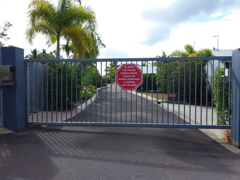 Tin Can Bay Marina Villas - Accommodation Whitsundays 3