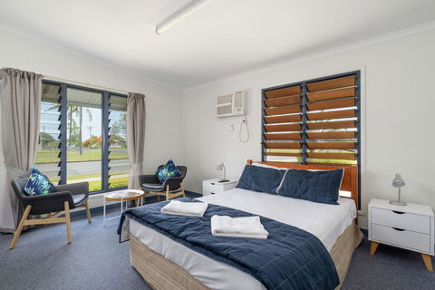 Tin Can Bay's Sleepy Lagoon Motel - Accommodation Whitsundays 1