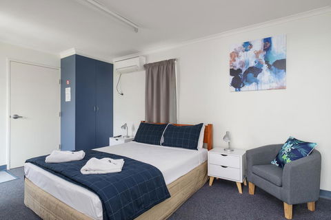 Tin Can Bay's Sleepy Lagoon Motel - Accommodation Whitsundays 3