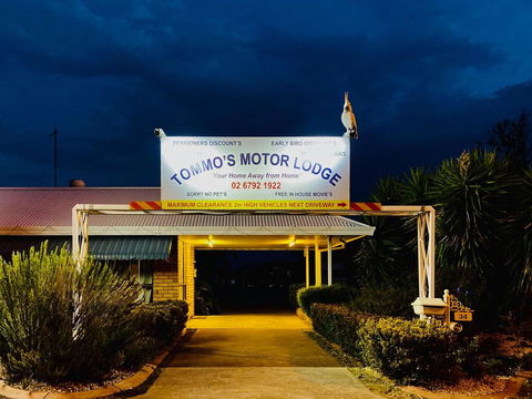 Tommo's Motor Lodge - Accommodation Whitsundays 1