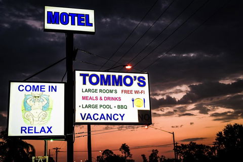 Tommo's Motor Lodge - Accommodation Whitsundays 2