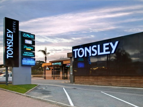 Tonsley Hotel - Accommodation Whitsundays 1