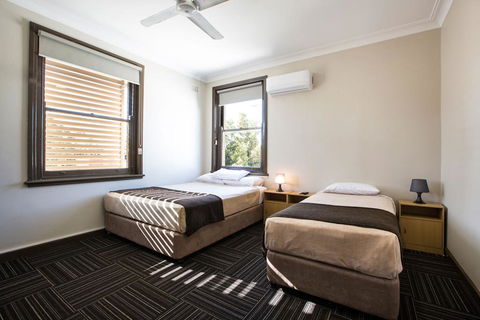 Toongabbie Hotel - Accommodation Whitsundays 1