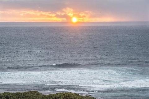 Top Of The Hill - Accommodation Whitsundays 1