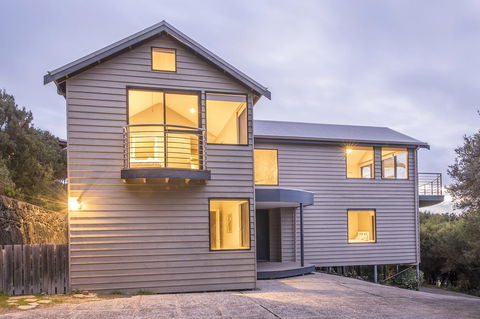 Top Of The Hill - Accommodation Whitsundays 0