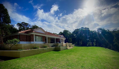 Treetops Holiday Retreat - Accommodation Whitsundays 0