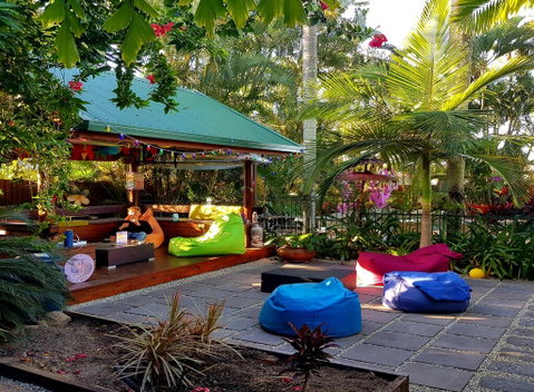 Tropic Days Boutique Hostel - Accommodation Whitsundays 2