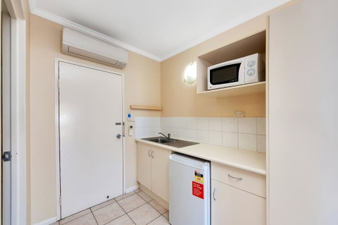 Tropical Queenslander - Accommodation Whitsundays 2
