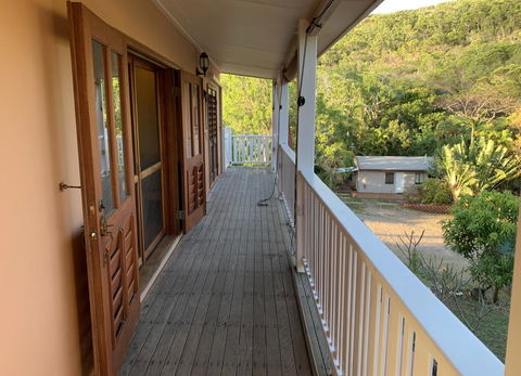 Tropical Styling - Accommodation Whitsundays 2