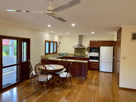 Tropical Styling - Accommodation Whitsundays 0