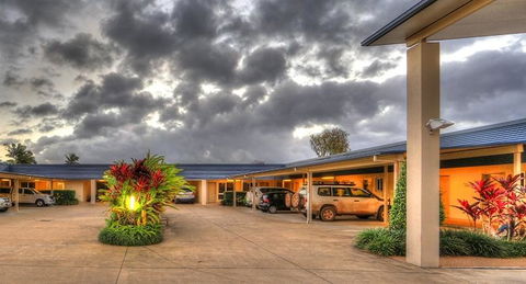 Tropixx Motel & Restaurant - Accommodation Whitsundays 0