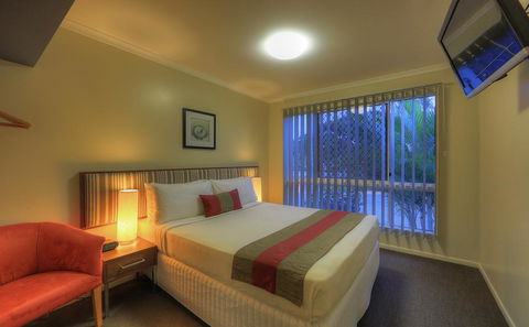 Tropixx Motel & Restaurant - Accommodation Whitsundays 3