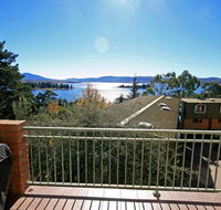 Twin Seasons 4 - Lake and Mountain Views - Accommodation Whitsundays
