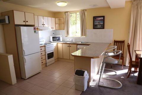 Twin Seasons 5 - Accommodation Whitsundays 3