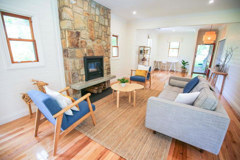 Two Oaks - Accommodation Whitsundays 0