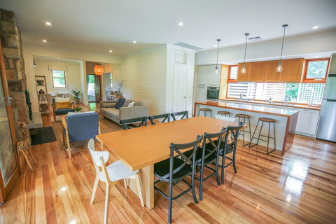 Two Oaks - Accommodation Whitsundays 1