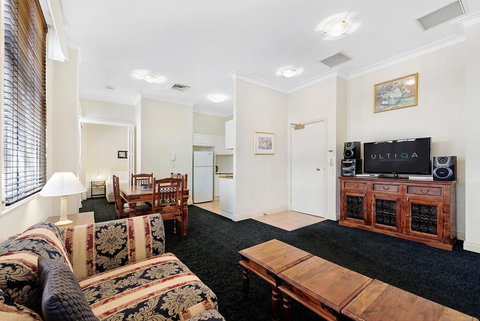 ULTIQA Rothbury Hotel - Accommodation Whitsundays 3