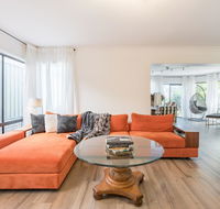 ULTRA SPACIOUS STYLISH HOME IN PRESTONS - SYDNEY - Accommodation Whitsundays