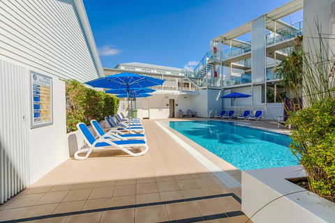 Unit 203 Plantation - Rainbow Beach, Plantation Resort Top Floor, Aircon, Free Wi-Fi - Accommodation Whitsundays 1