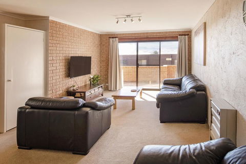 Unit 7 St Moritz - Accommodation Whitsundays 1