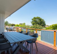 Upstairs Cottage On Beachurst