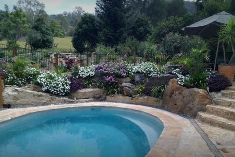 Valley View Cottages - Accommodation Whitsundays 2