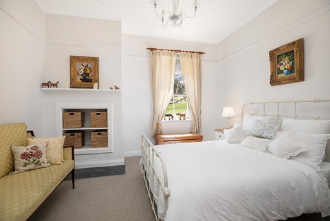 Victoria Cottage - Accommodation Whitsundays 1