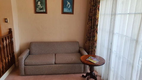 Victoria House Motor Inn - Accommodation Whitsundays 2