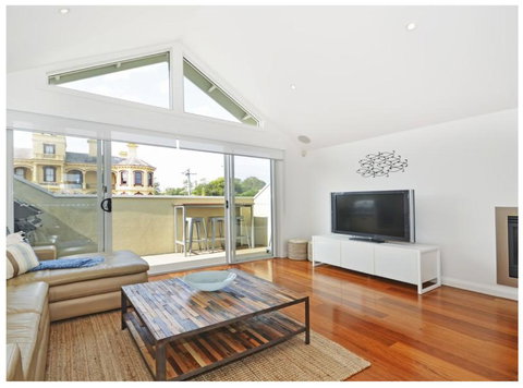 Villa By The Sea - Accommodation Whitsundays 0