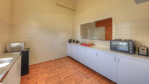 Village Stays Coldstream Gallery Apartment - Accommodation Whitsundays 2