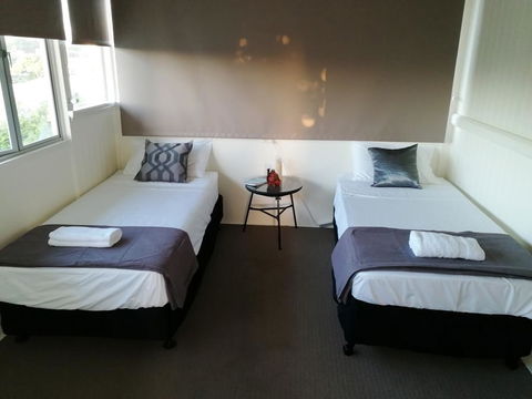 Walk To Beach Queenslander HOME In CBD Hervey Bay - Accommodation Whitsundays 2