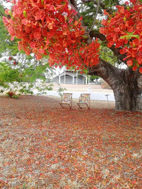 Walk To Beach Queenslander HOME In CBD Hervey Bay - Accommodation Whitsundays 3