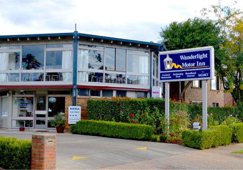 Wanderlight Motor Inn - Accommodation Whitsundays 0
