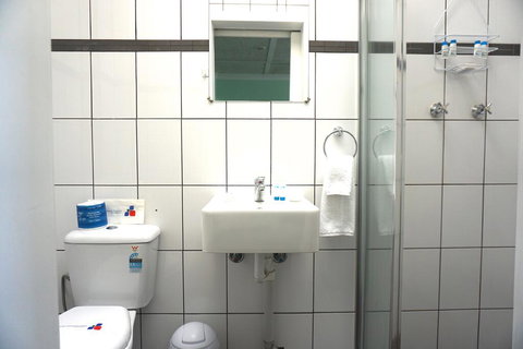 Warners Bay Hotel - Accommodation Whitsundays 2