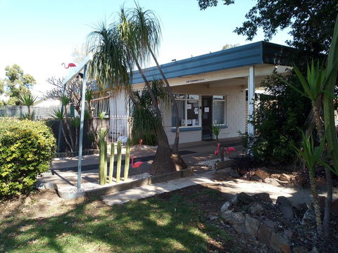 Warren Motor Inn - Accommodation Whitsundays 2