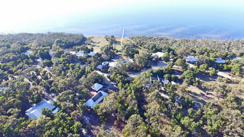 Waterfront Retreat At Wattle Point - Accommodation Whitsundays 0
