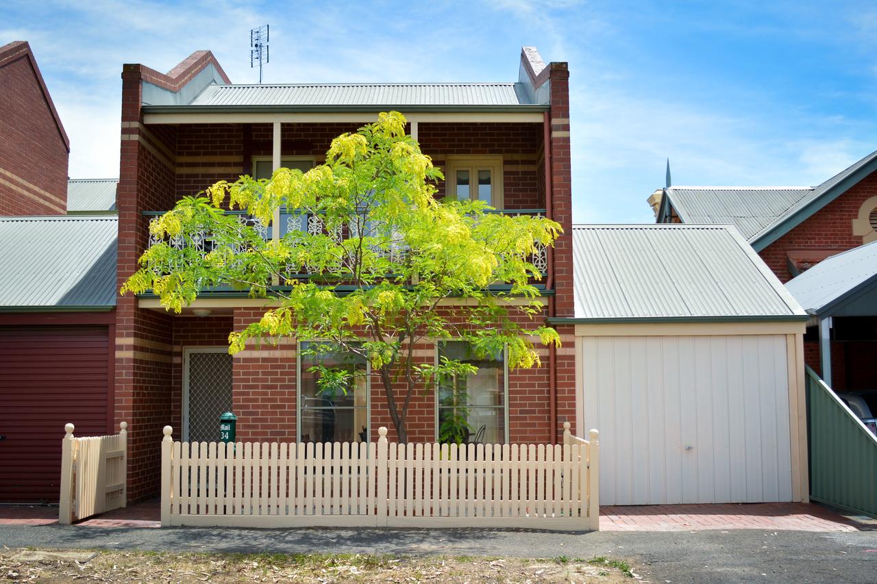 Quarry Hill VIC Accommodation Whitsundays
