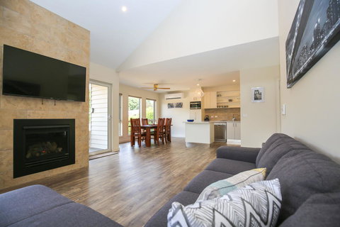 Amber Mist Villa Two - Accommodation Whitsundays 20