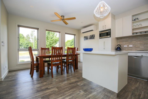 Amber Mist Villa Two - Accommodation Whitsundays 17